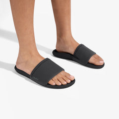 Ulele Slide - Black / Black